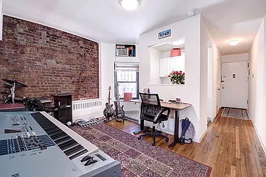 Rented by Urbane Brokerage