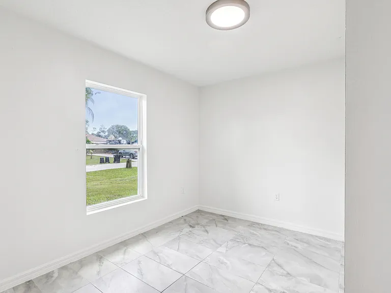 766 SE Academy Ln — Photo 27