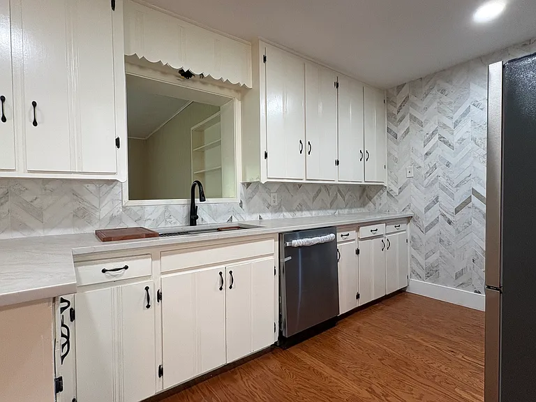 1411 Ansbury Dr — Photo 6