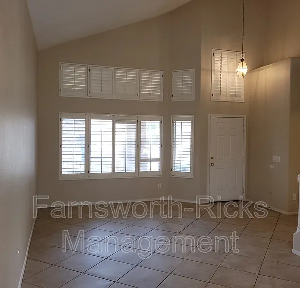 1270 W Flintlock Way — Photo 5