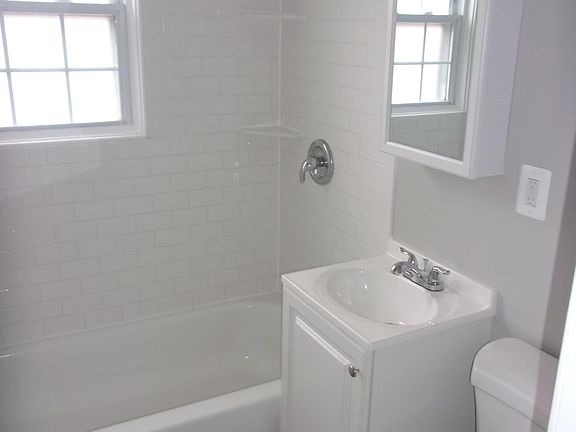 4th image of 5620 Washington Blvd #1