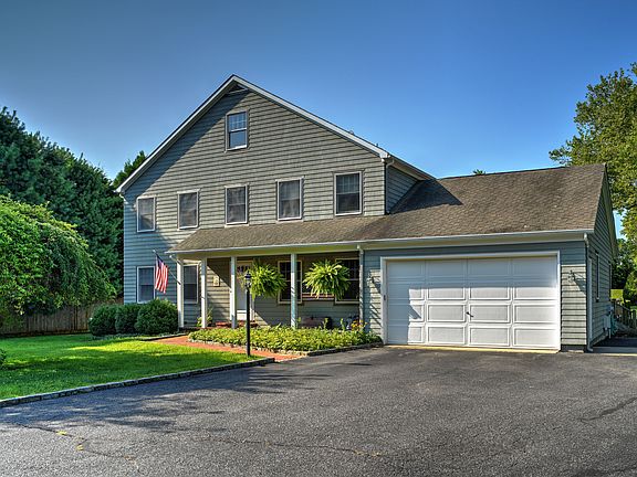 2nd image of 133 Cedar Dr