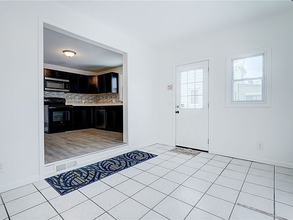 5th image of 337 Dunn St