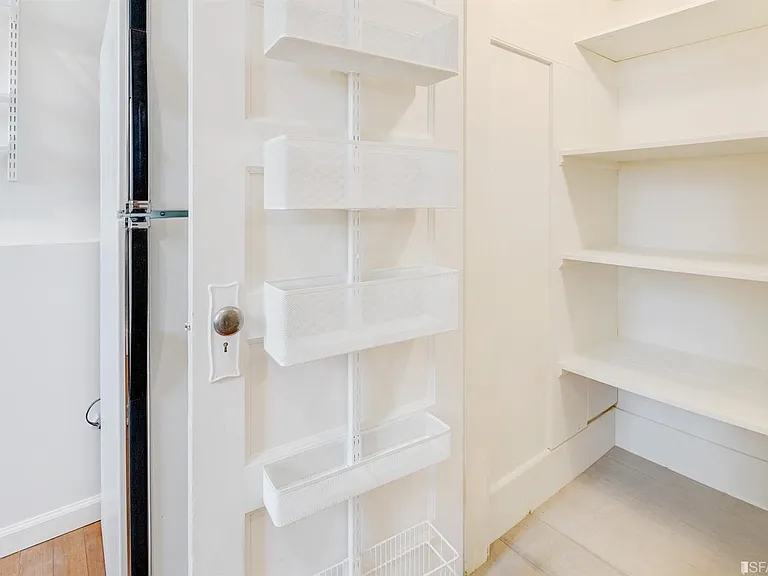 2662 Baker St — Photo 10