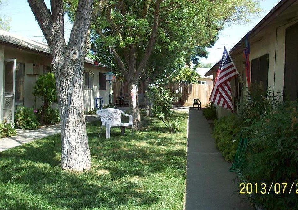 walk way to unit