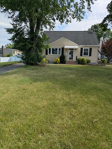 601 Fairway Rd Photo 1
