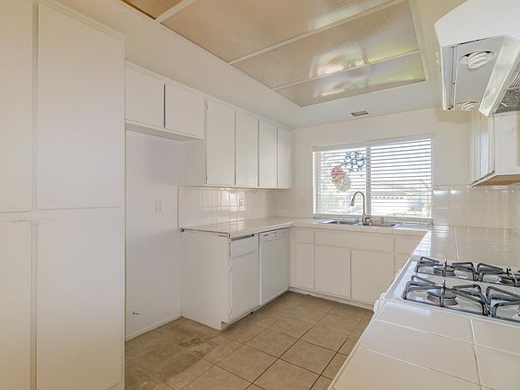 5th image of 1804 Julie Dr