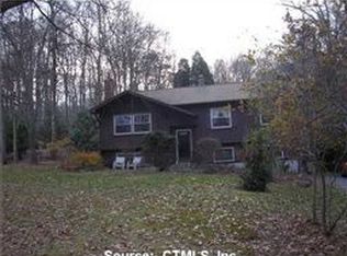 9 Phillip Ln, Ledyard, CT 06339