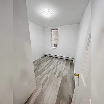 Rented by E Realty International Corp | media 15