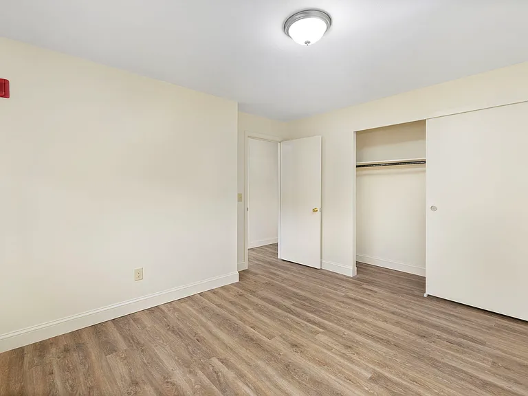 Parkway Cedarhurst Apartments — Photo 15