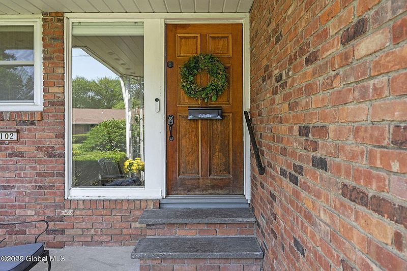 3rd image of 102 Fairlawn Avenue