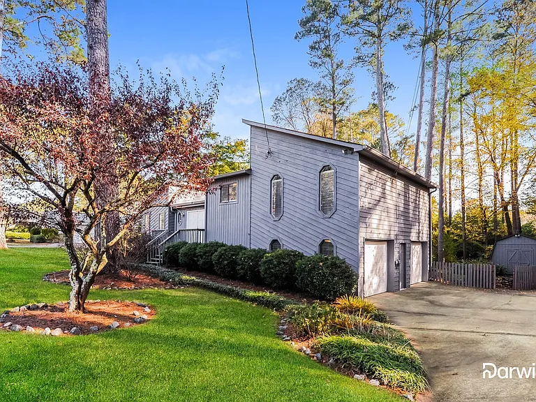 275 Sabrina Ct — Photo 2