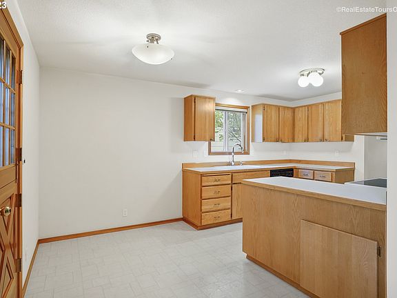5th image of 12235 SW Anton Dr