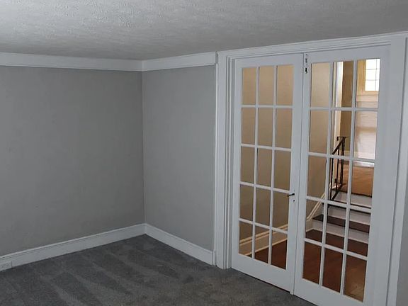 5th image of 253 E Hillcrest Ave