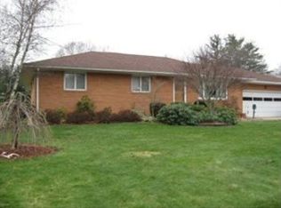 3550 Morefield Rd, Hermitage, PA 16148