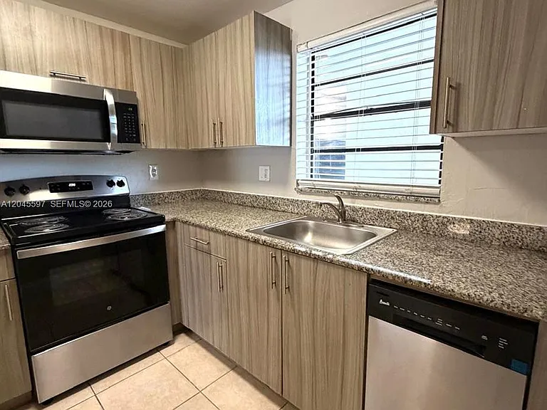 2111 NW 55th Ave #211 — Photo 14