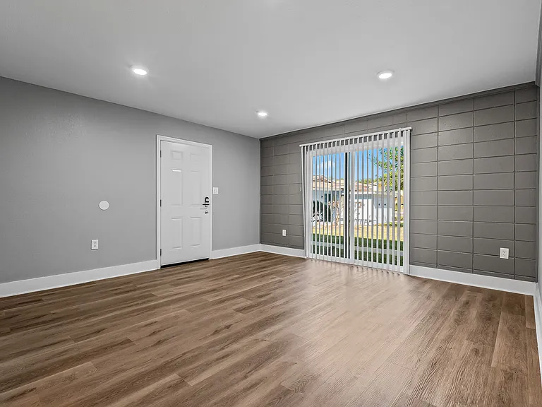 Serenity Place Central — Photo 17