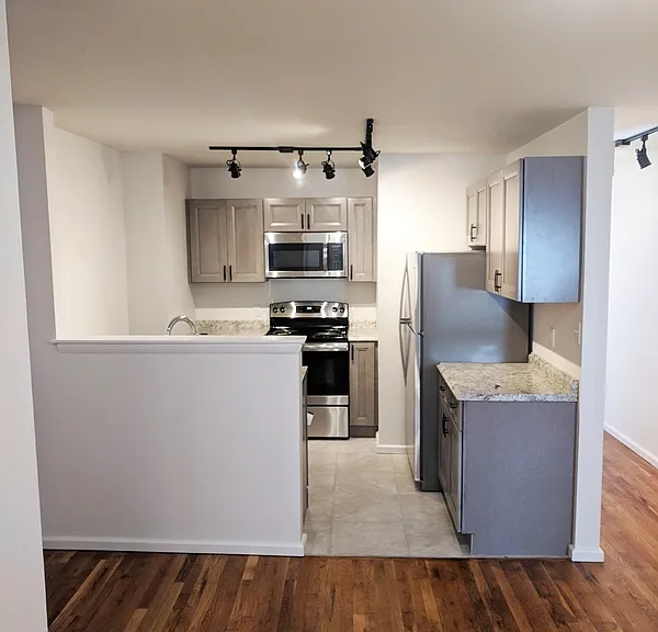 63 Cannon St #2 — Photo 1