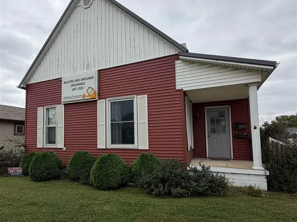 909 A St NE, Linton, IN 47441