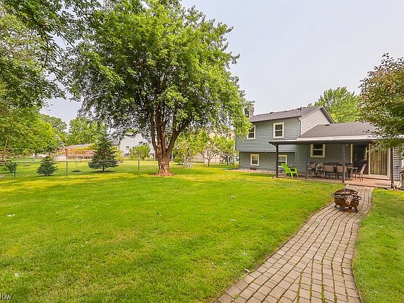 2nd image of 3984 Buckingham Dr