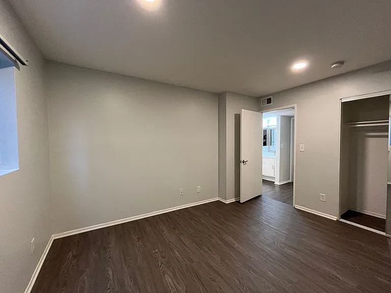951 S. Oxford Ave. — Photo 90