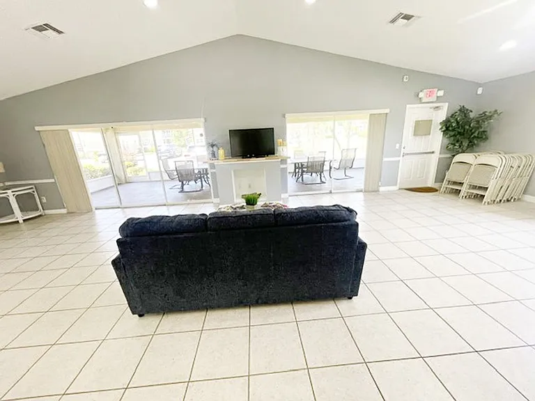 1548 SE Royal Green Cir #M-108 — Photo 14