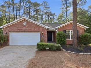 14 Juniper Ln, Pinehurst, NC 28374