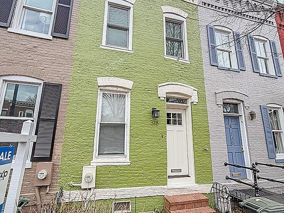 2nd image of 318 11th St SE