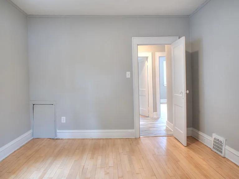 2865 N Frederick Ave — Photo 15
