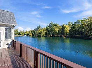 9000 Lyndon Lakes Pl, Lyndon, KY 40242