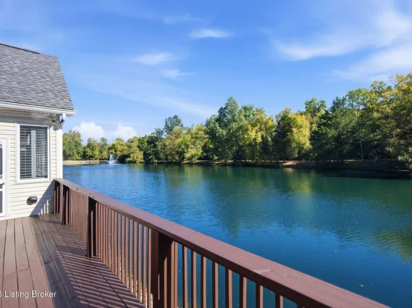 9000 Lyndon Lakes Pl, Lyndon, KY 40242