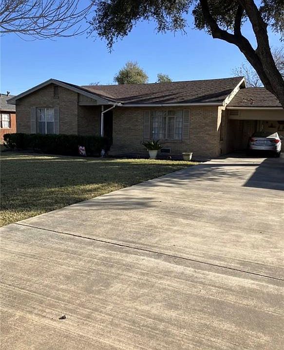 1st image of 916 Country Club Dr