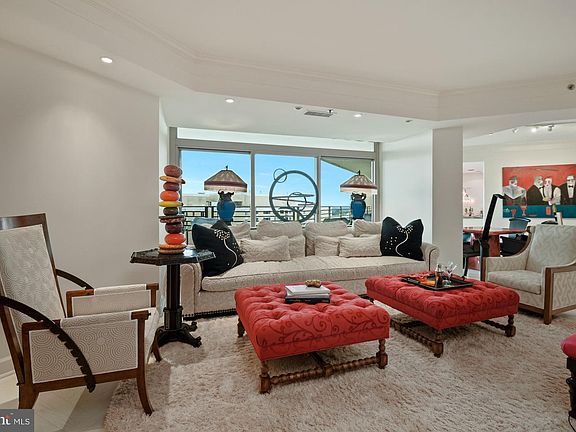 4th image of 5610 Wisconsin Ave Penthouse 18D