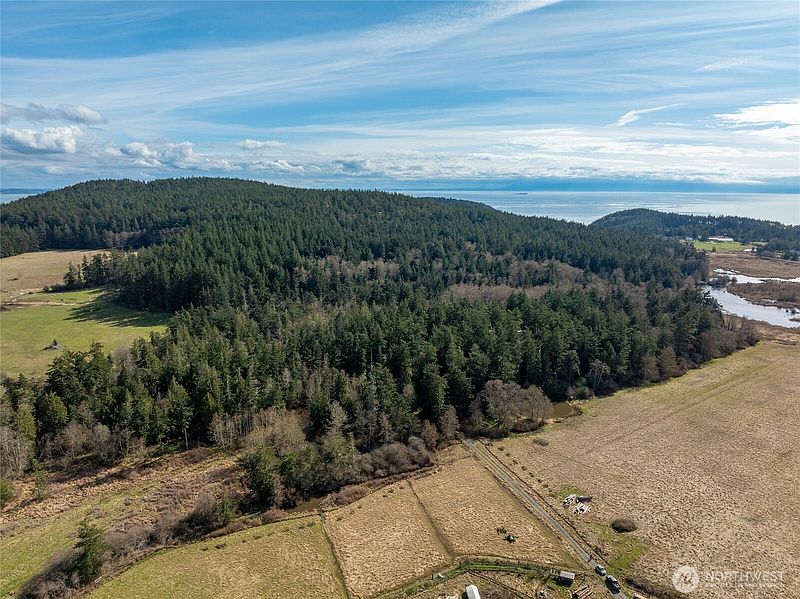 2nd image of 4722 Mud Bay Road