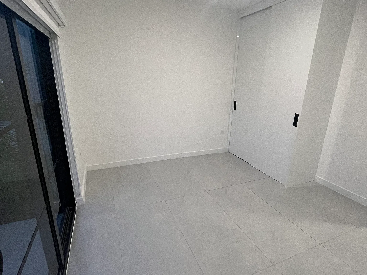 Studio, 250 sqft, $1,200 — Photo 4