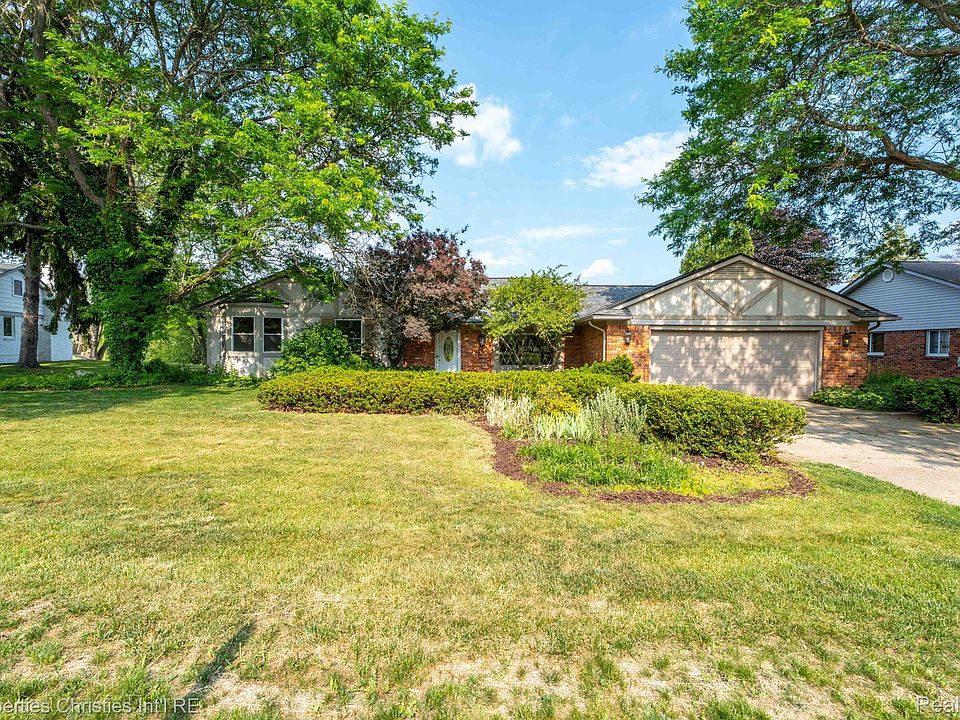 1st image of 30646 Charleston Ct