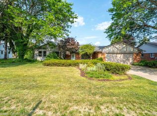30646 Charleston Ct, Farmington Hills, MI 48331