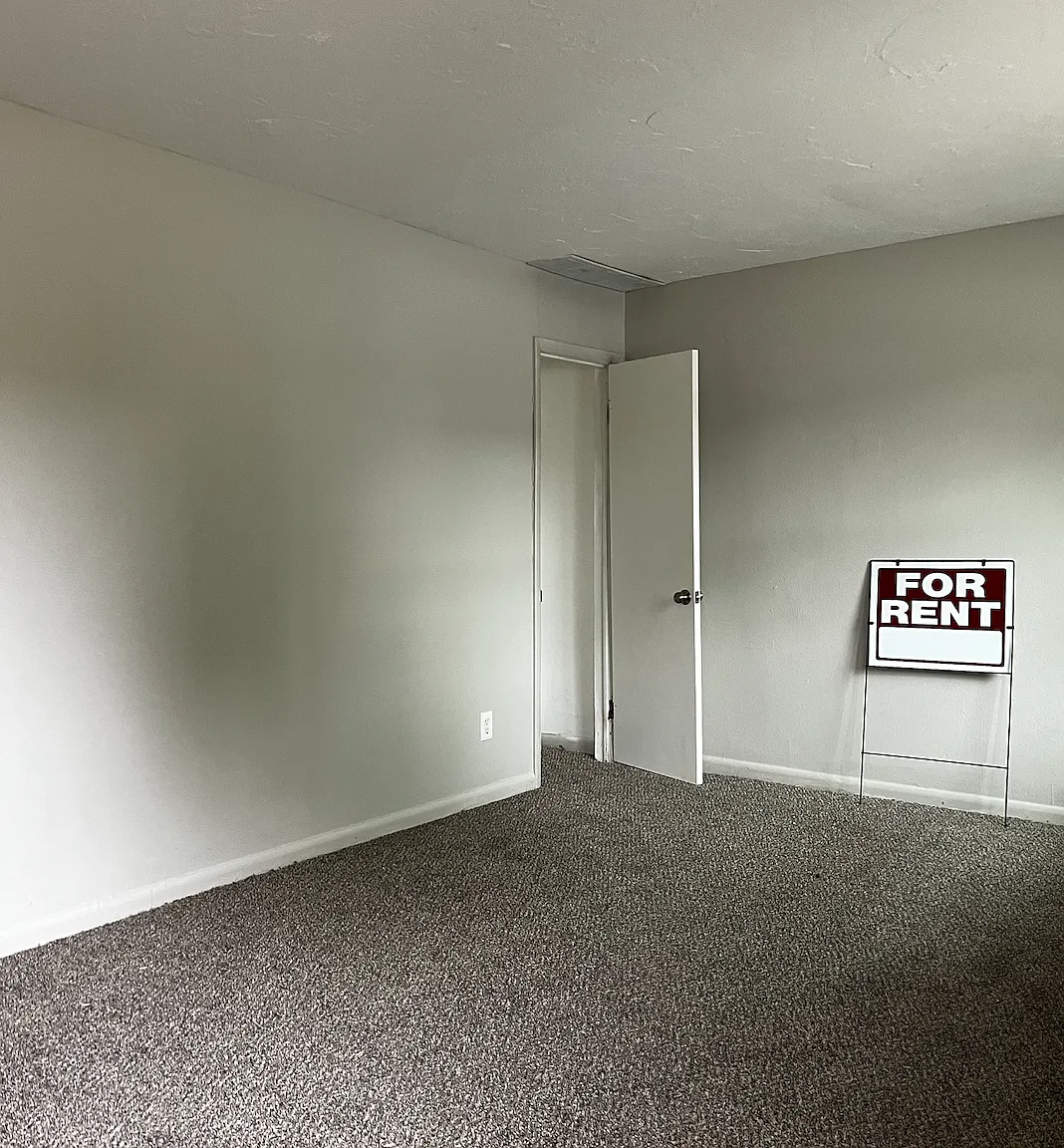 3 bed, 1998 sqft, $1,250 — Photo 2