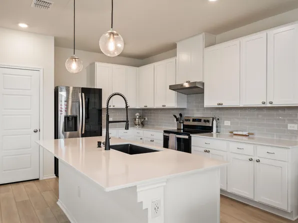 7805 House Finch Dr, Austin, TX 78744