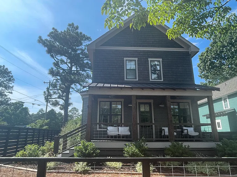 295 E Ohio Ave — Photo 3