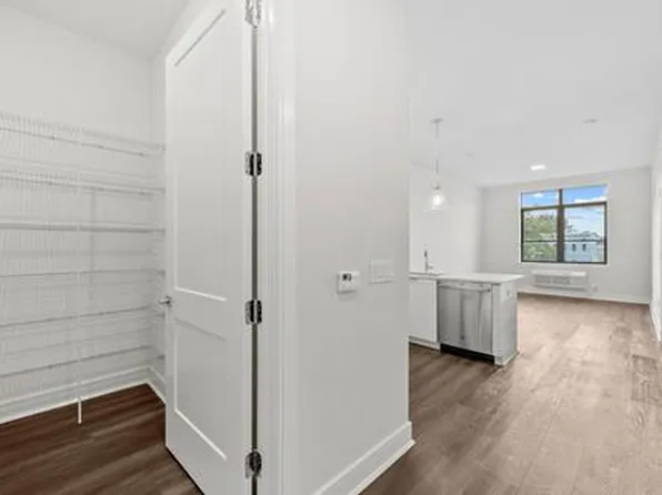 121 34th Street image 138 of 213