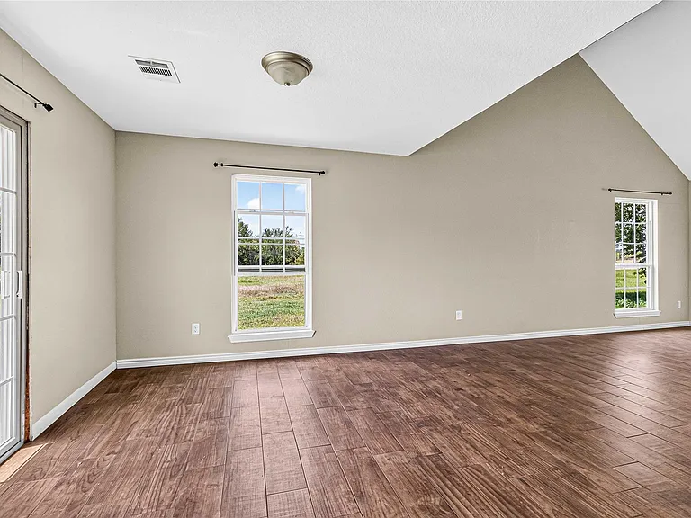 2500 Center Point Rd — Photo 8