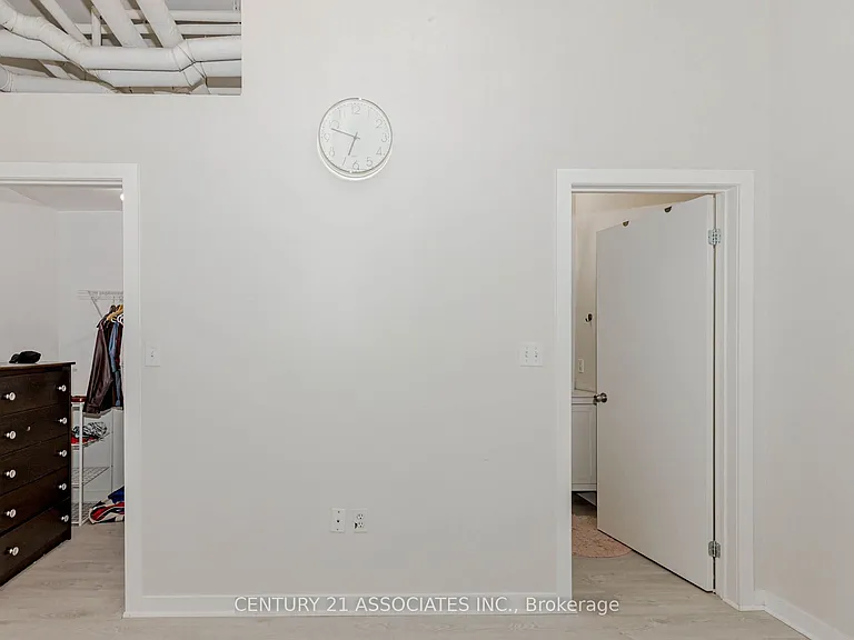 66 Bay St S #107 — Photo 15