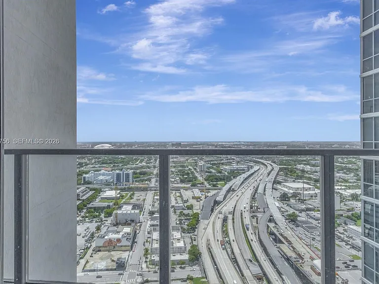 1100 Biscayne Blvd #4002 — Photo 28