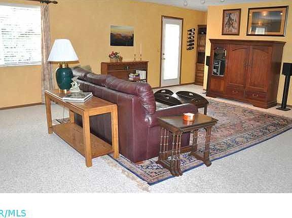 4th image of 1698 Laramie Dr