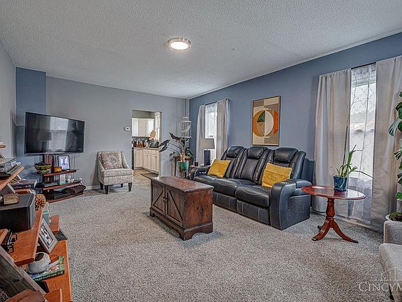 2nd image of 264 Howman Ave
