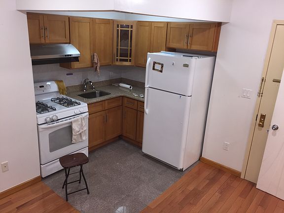 2nd image of 834 57th St APT 1B
