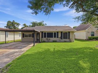 719 S 9th St, Nederland, TX 77627