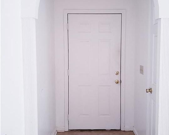 4th image of 23 Lexington Cir