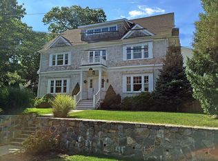 15 Thomes St, Rowayton, CT 06853